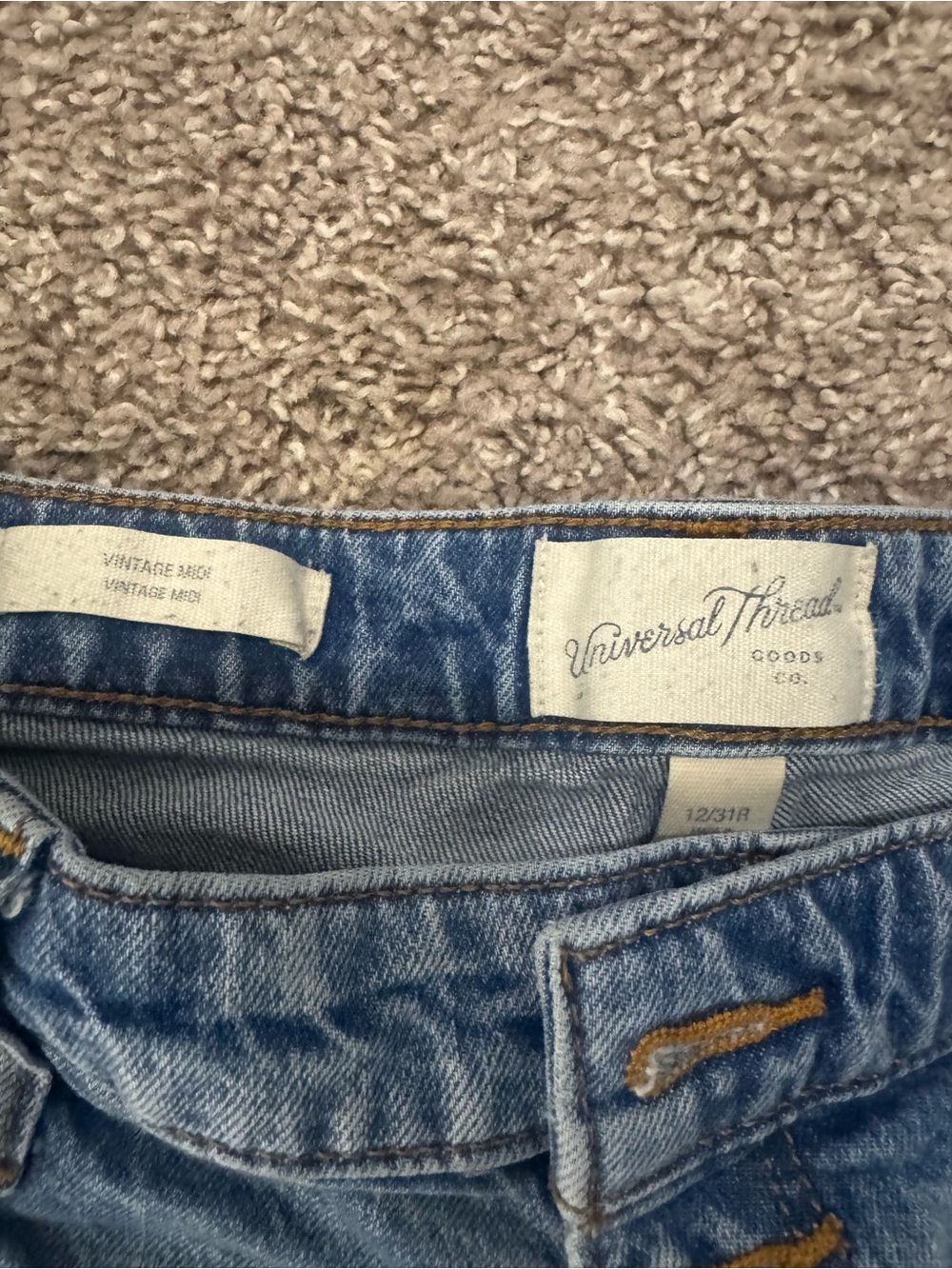 Universal Thread Light Wash Blue Denim Shorts - Picture 3 of 4
